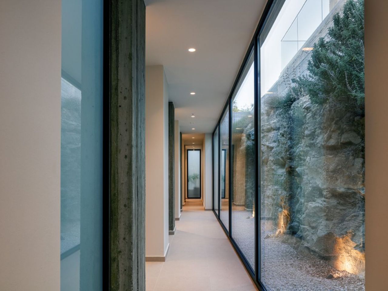  Main Indoor-26.jpg 