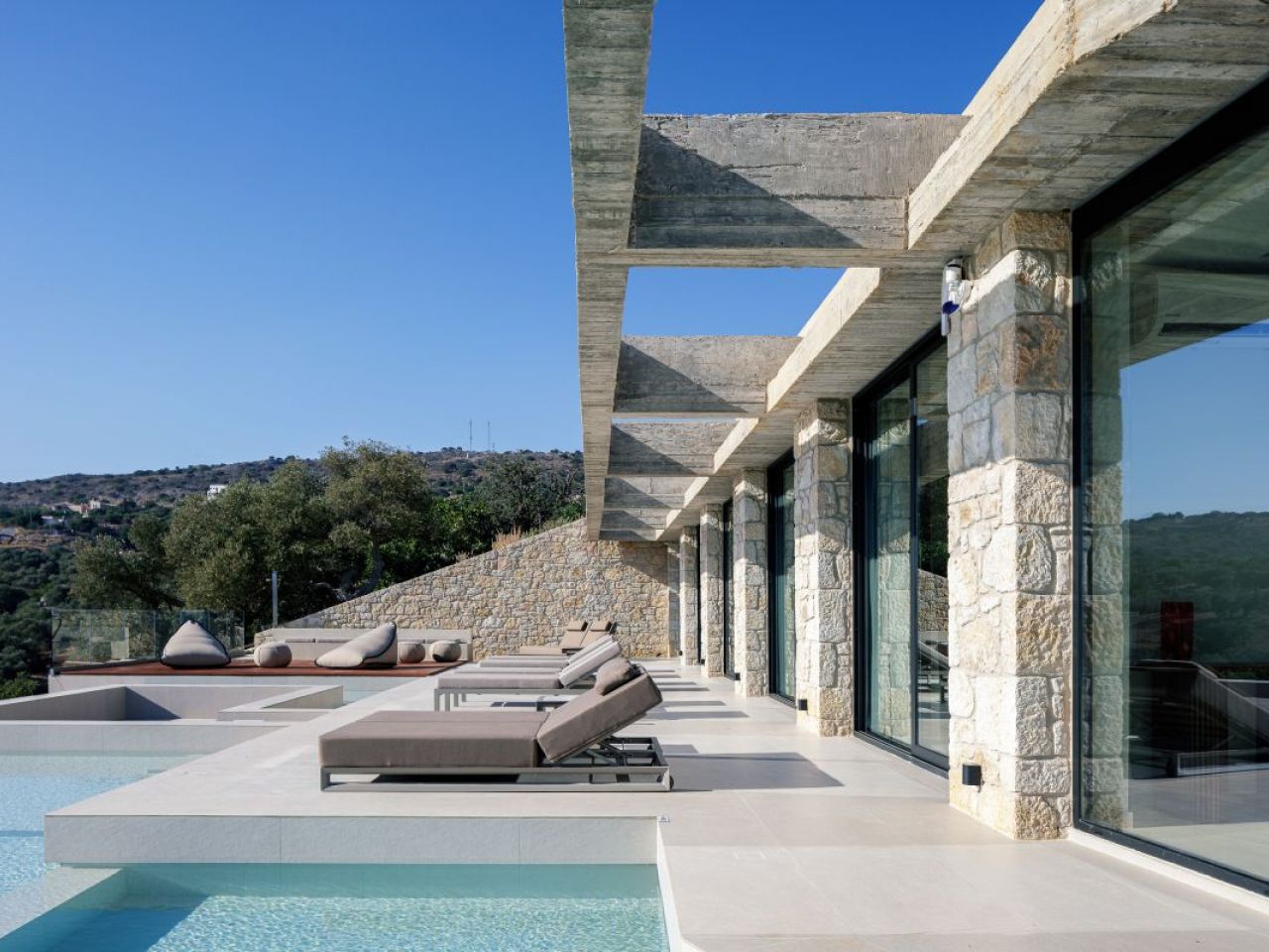  Outdoor-11.jpg 